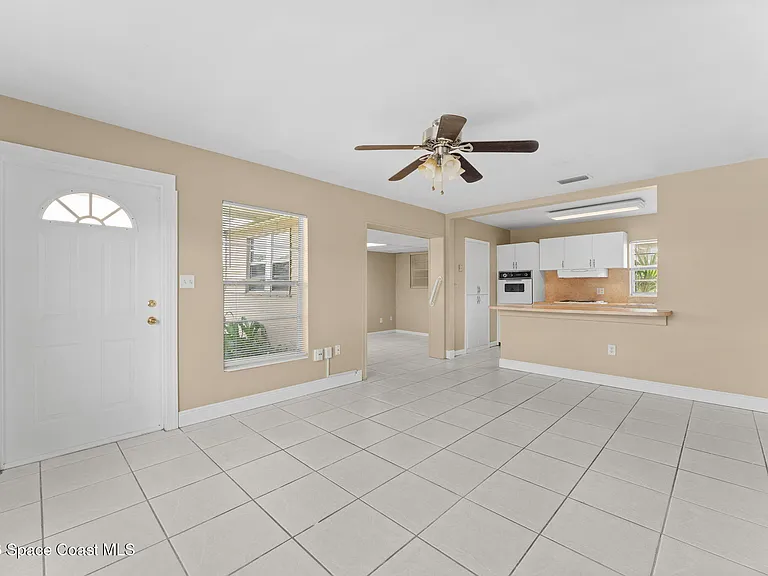 1833 Jackson Ave — Photo 4