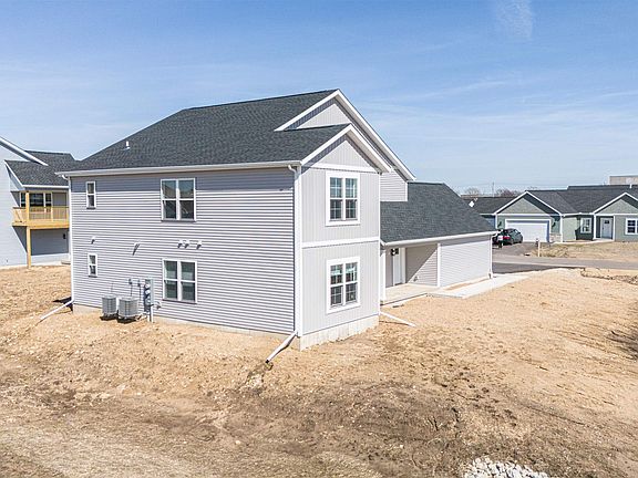 3rd image of 1832-1834 W Kyle Cir