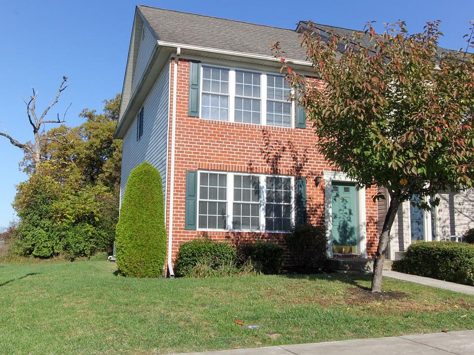1st image of 9 Mabel Ln