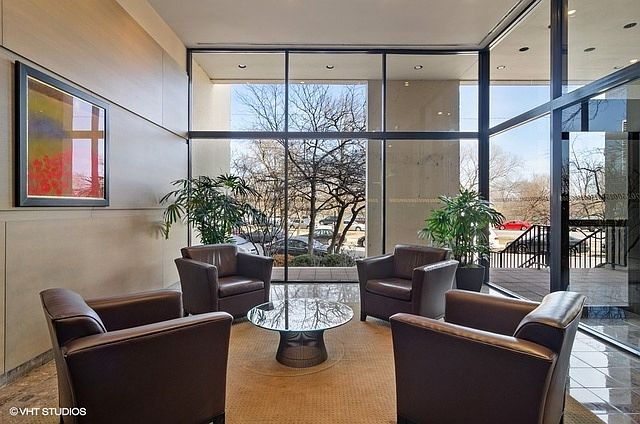 1st image of 2500 N Lakeview Ave #1100