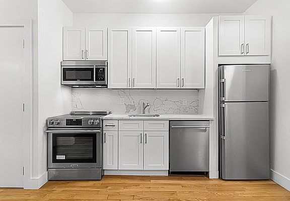4th image of 1063 Bedford Ave #3C