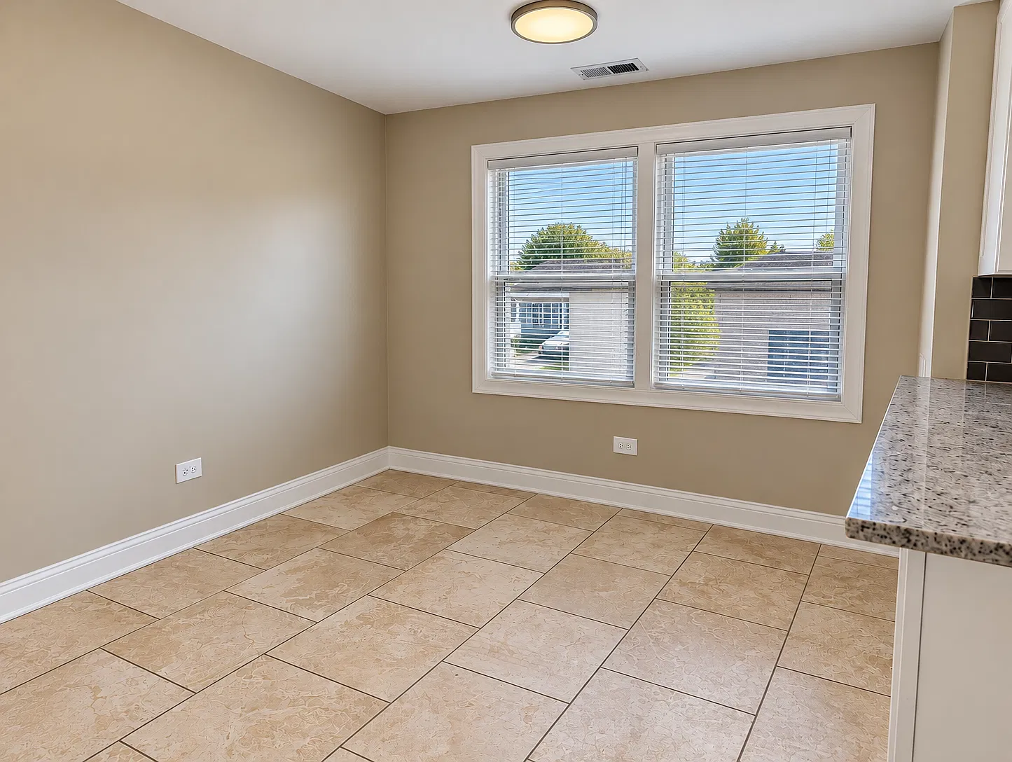 3 bed, 1450 sqft, $2,300 — Photo 3