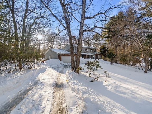 2nd image of 61 Lincoln Rd