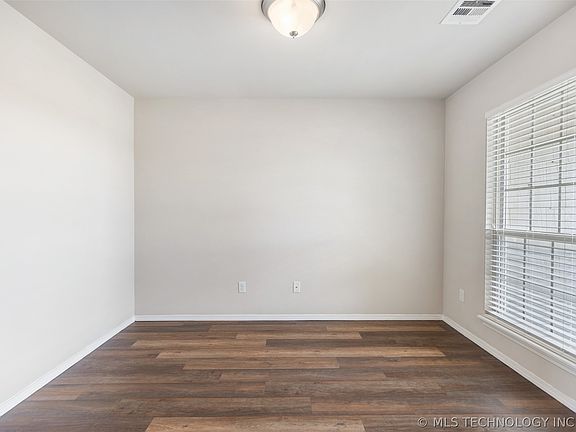 4th image of 18101 E 42nd Pl