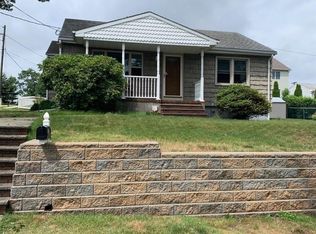 123 Strawberry Hill Ave, Woodbridge, NJ 07095