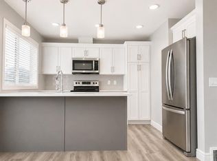580 Savanna Blvd S, Calgary, AB T3J 0X3