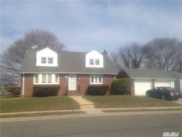 1st image of 297 N Syracuse Ave