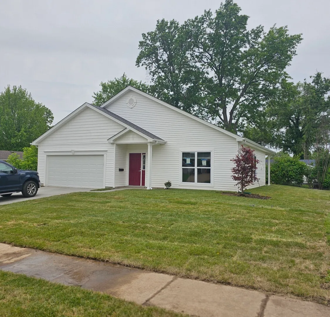 1420 Swallow Ln — Photo 1
