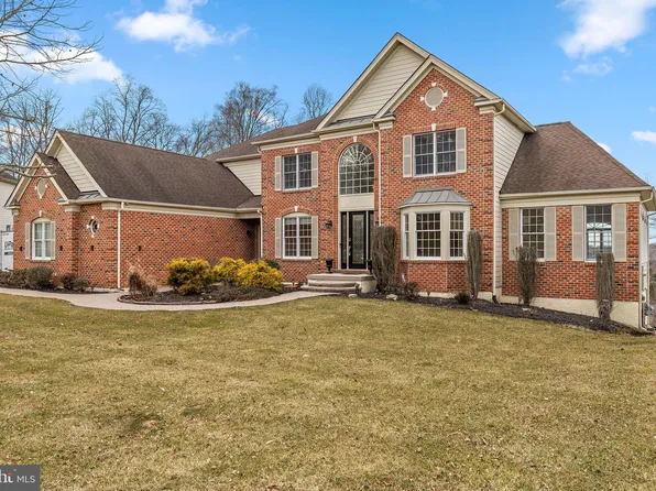 17 Lenfant Ct, Glen Mills, PA 19342