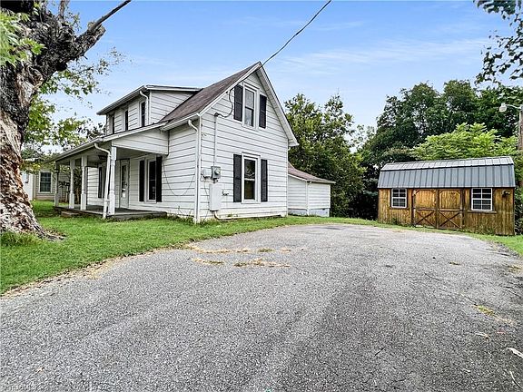 3rd image of 1008 Hinshaw St