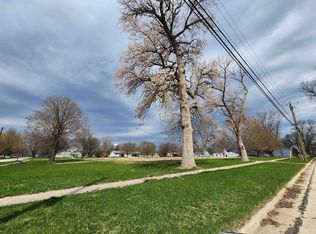 1601 Grand Ave #16-11, Emmetsburg, IA 50536