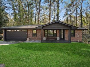 2746 Dale Creek Dr NW, Atlanta, GA 30318