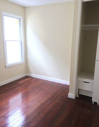 3rd image of 194 Frank St #1