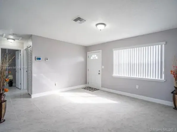 3271 NW 208th St, Miami Gardens, FL 33056