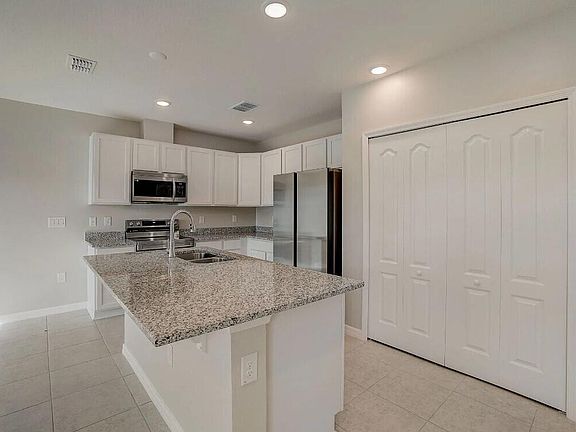 5th image of 1366 San Filippo Dr SE