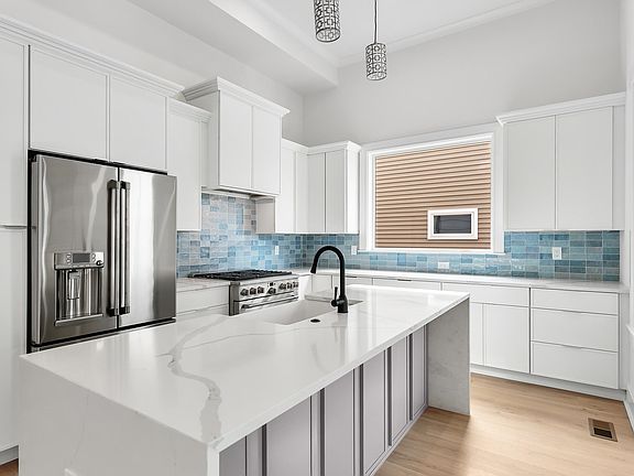 3rd image of 3223 Central Ave #1