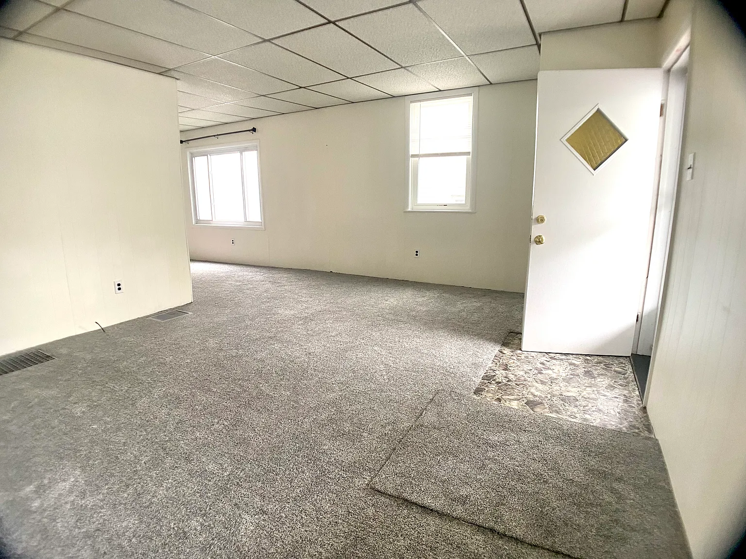3 bed, 1100 sqft, $1,050 — Photo 3