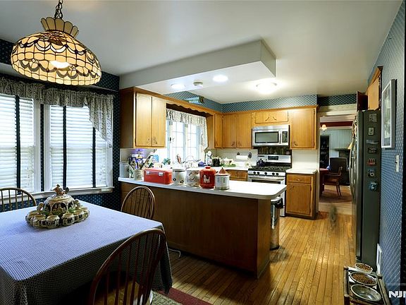 5th image of 435 Carlton Rd