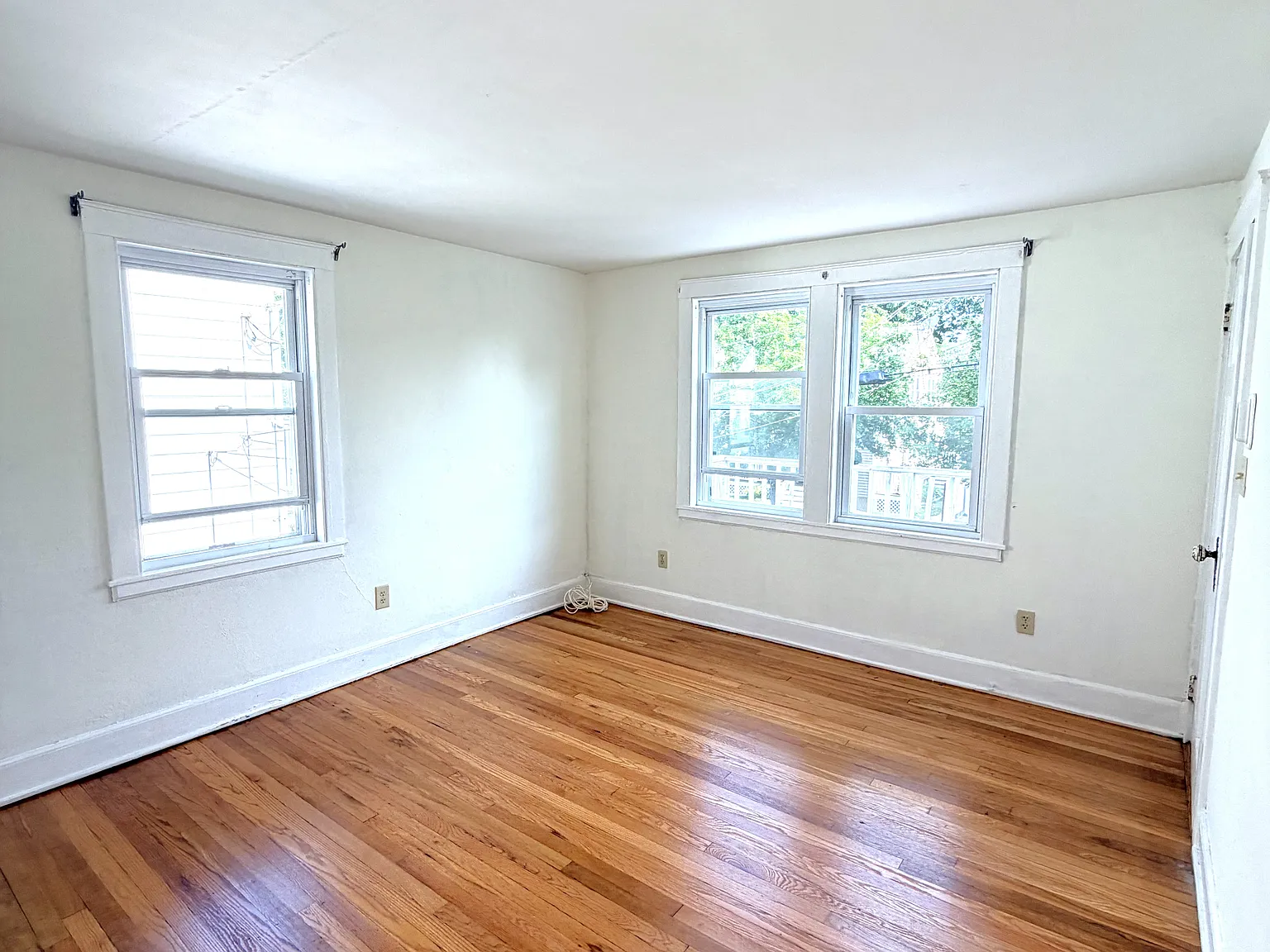 2 bed, 800 sqft, $2,200 — Photo 3