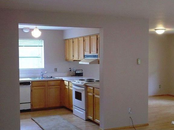 Engineered flooring in the Dining & Kitchen Area