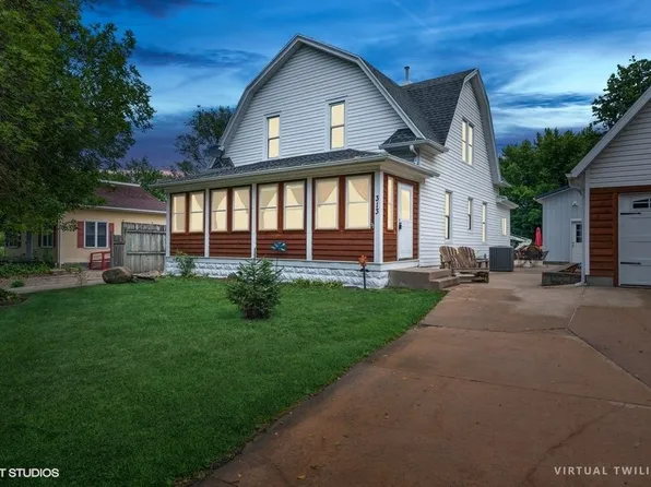 313 2nd St S, Coggon, IA 52218