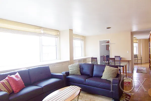 Rented by Fox Residential Group | media 17