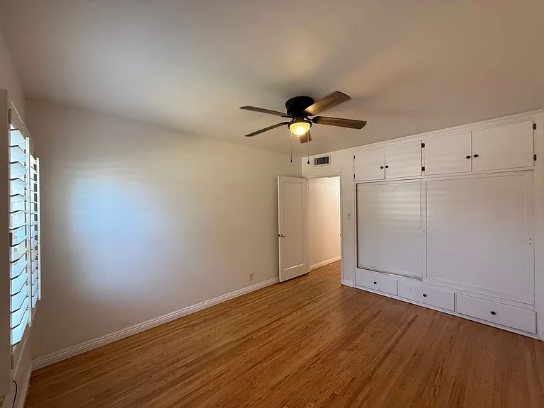 115 Irene St — Photo 6