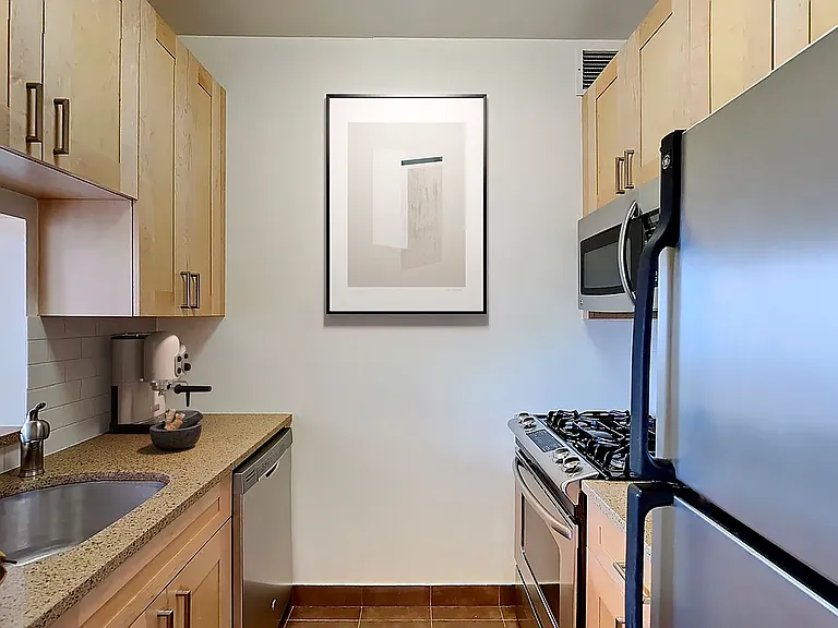 21 West St #16-D — Photo 3