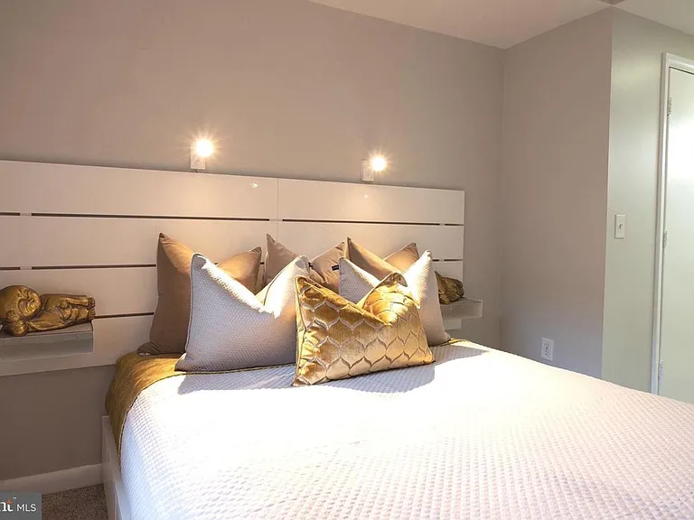 350 G St SW #N620 — Photo 10