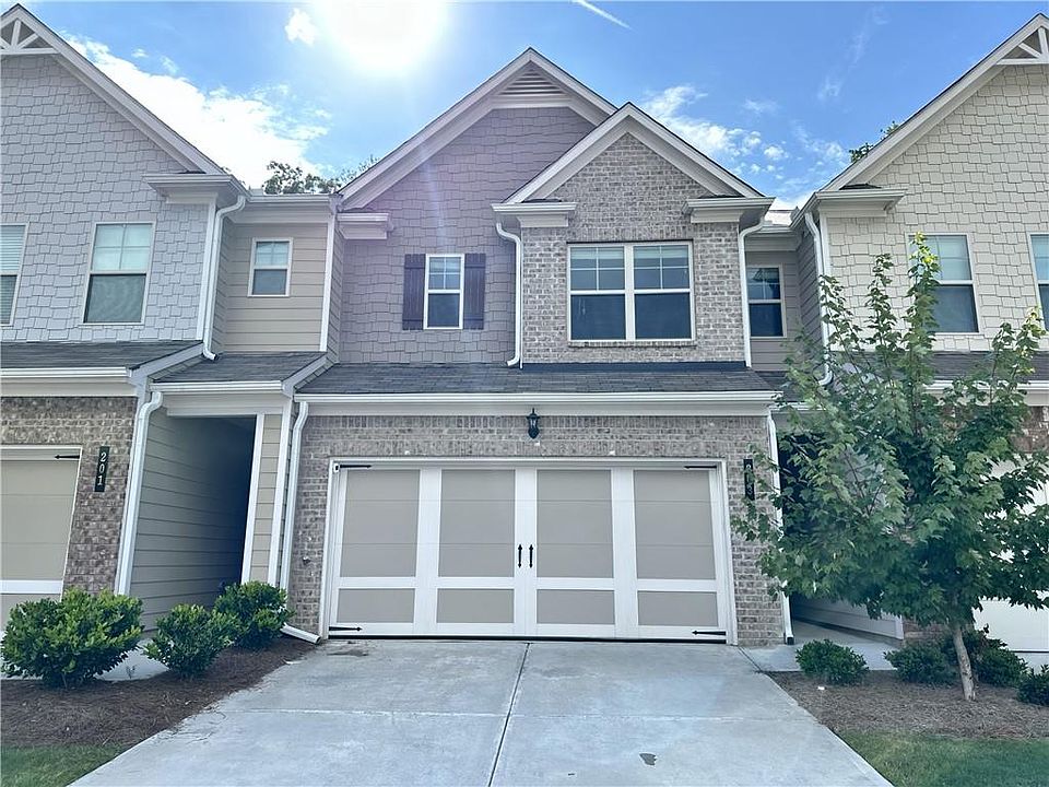 1st image of 203 Yellowwood Way