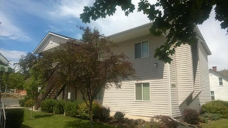 2 bed, 840 sqft, $1,200 — Photo 3