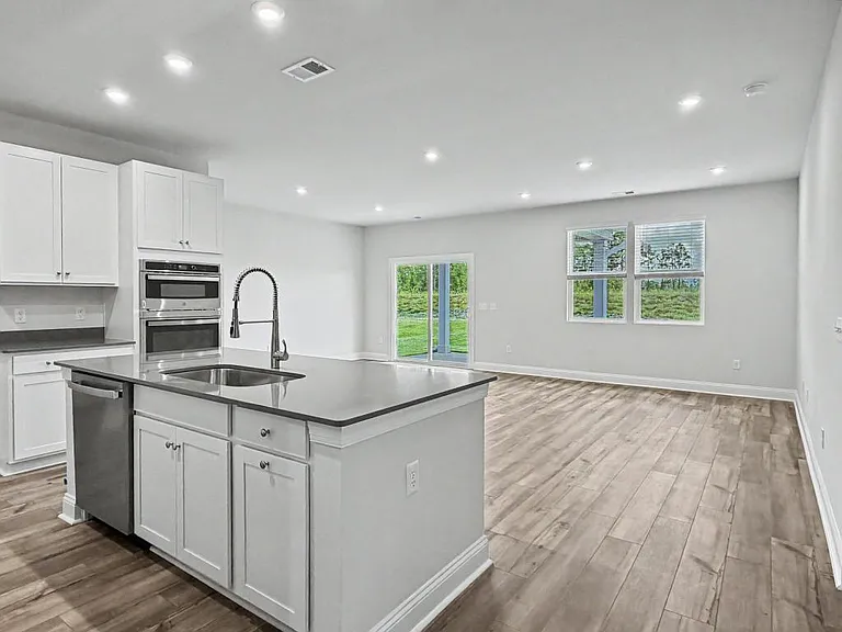 7461 Linda Vista Ln — Photo 8