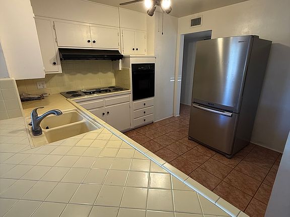 5th image of 418 S Jerrie Ave