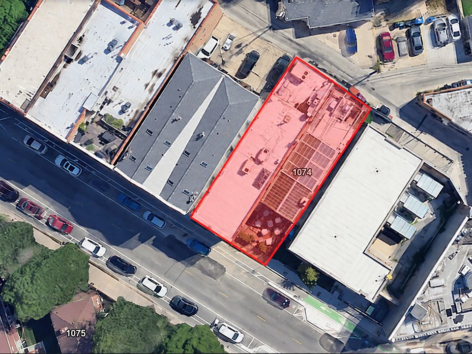 2nd image of 1072 N Milwaukee Ave