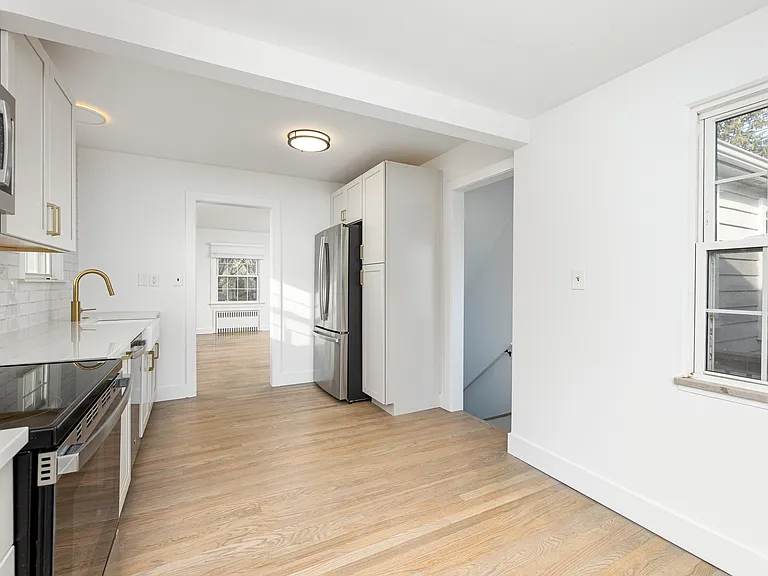 1012 Miner St — Photo 7