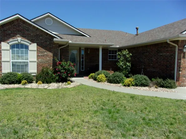 1926 E Aspen Pl, Shawnee, OK 74804