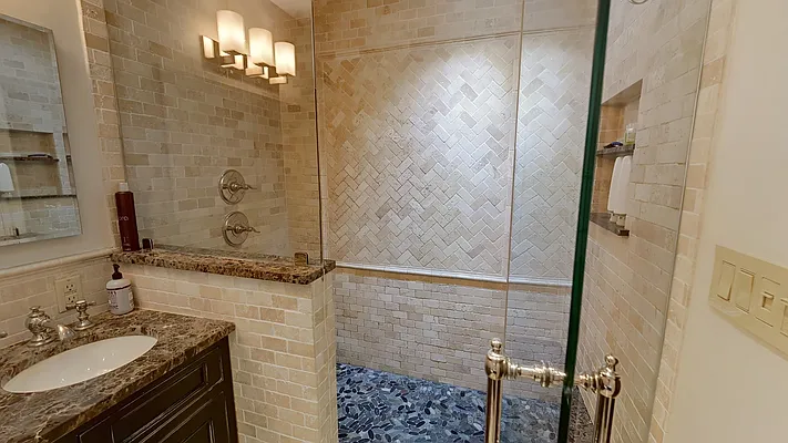 Rented by RHI Group | media 27