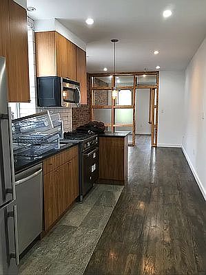 2nd image of 75 Baxter St #38A