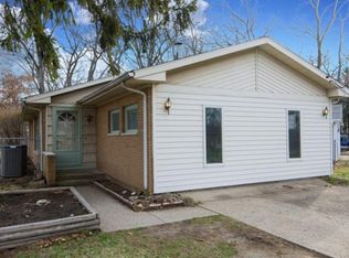 17195 Cherokee Dr, South Bend, IN 46635