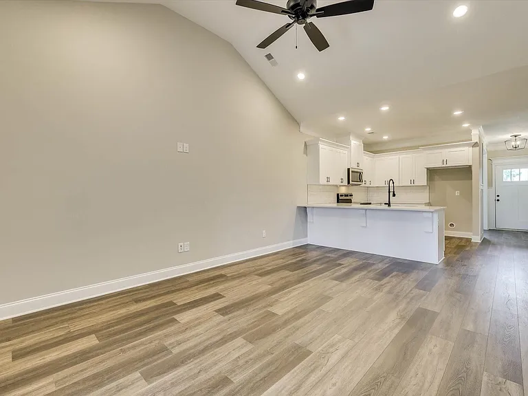 1122 Jolly Ln — Photo 33