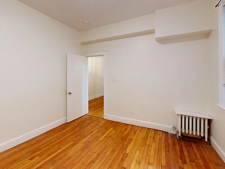 28 Sidlaw Rd #2 — Photo 1