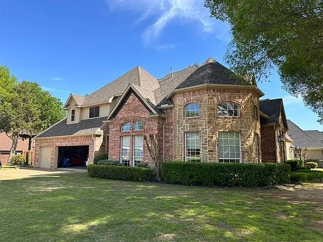 4 bed, 3801 sqft, $5,950 — Photo 1