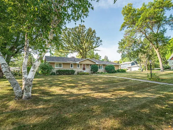 15113 Williston Ln, Minnetonka, MN 55345