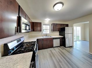 25 Brook Ln, Aurora, IL 60504