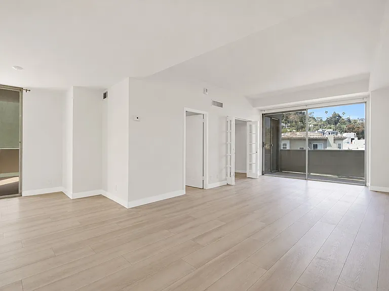 7250 Franklin Ave #507 — Photo 10