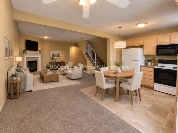 1018 Garden Way, Harrisonville, MO 64701