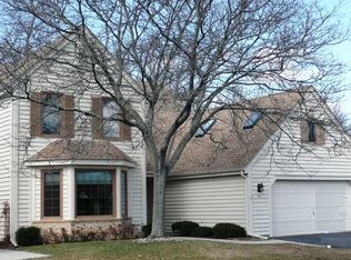 5467 Wild Cherry Cir #5467, Greendale, WI 53129