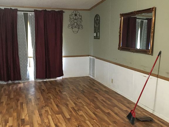 4th image of 463 Windsor Dr