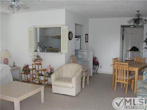 2nd image of 324 Camden N #324