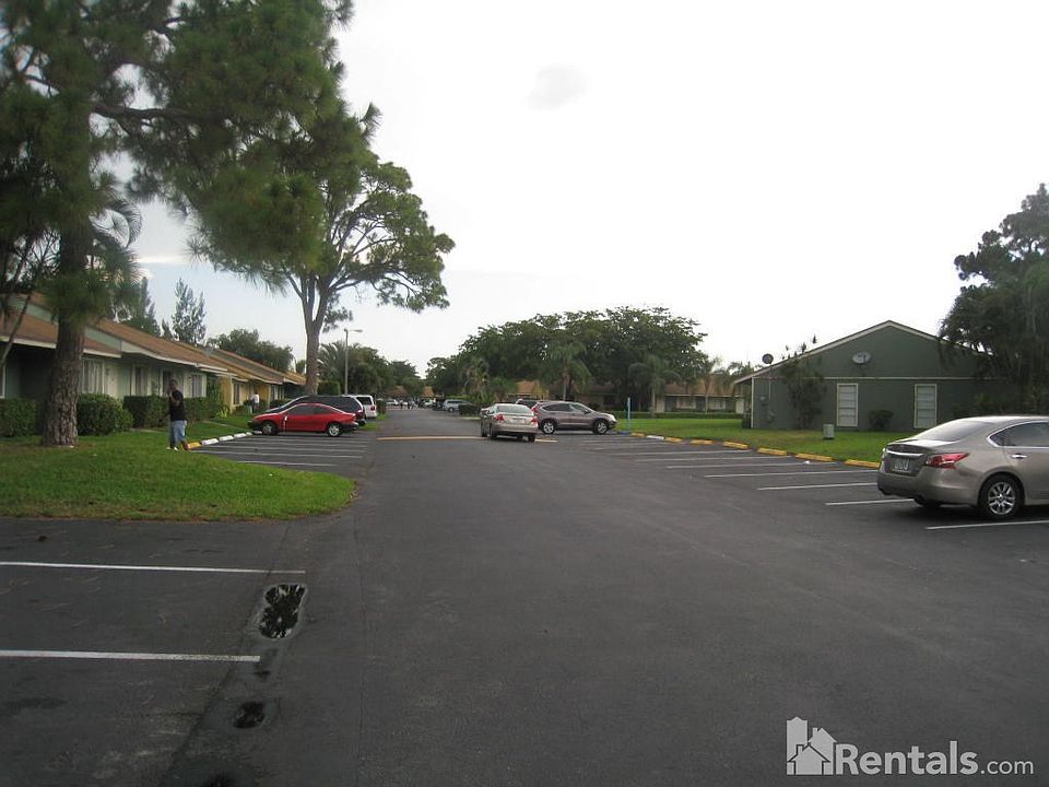 1st image of 4834 Orleans Ct APT B